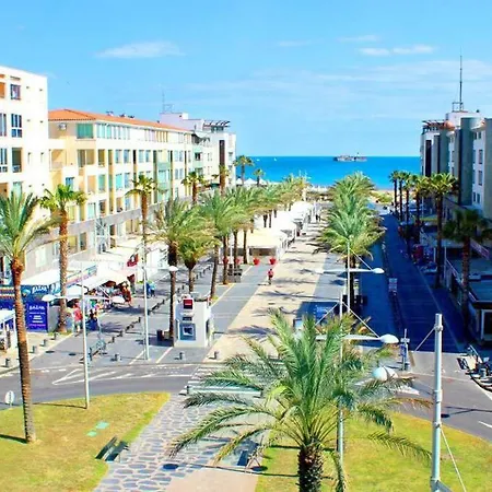 Face A La דירה *